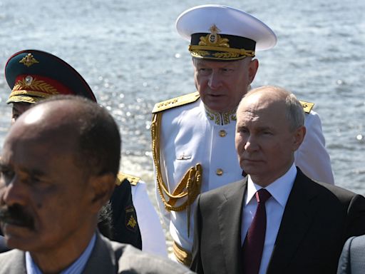 Putin's big naval parade loses warships, subs: Local media