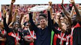 Histórico: el Leverkusen de Xabi Alonso le ganó al Augsburgo y cerró la Bundesliga invicto