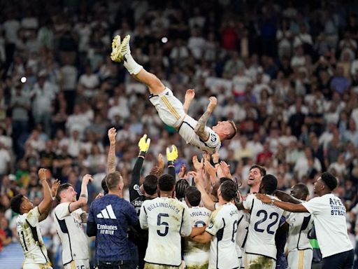 Kroos se despide emocionado de la afición del Real Madrid