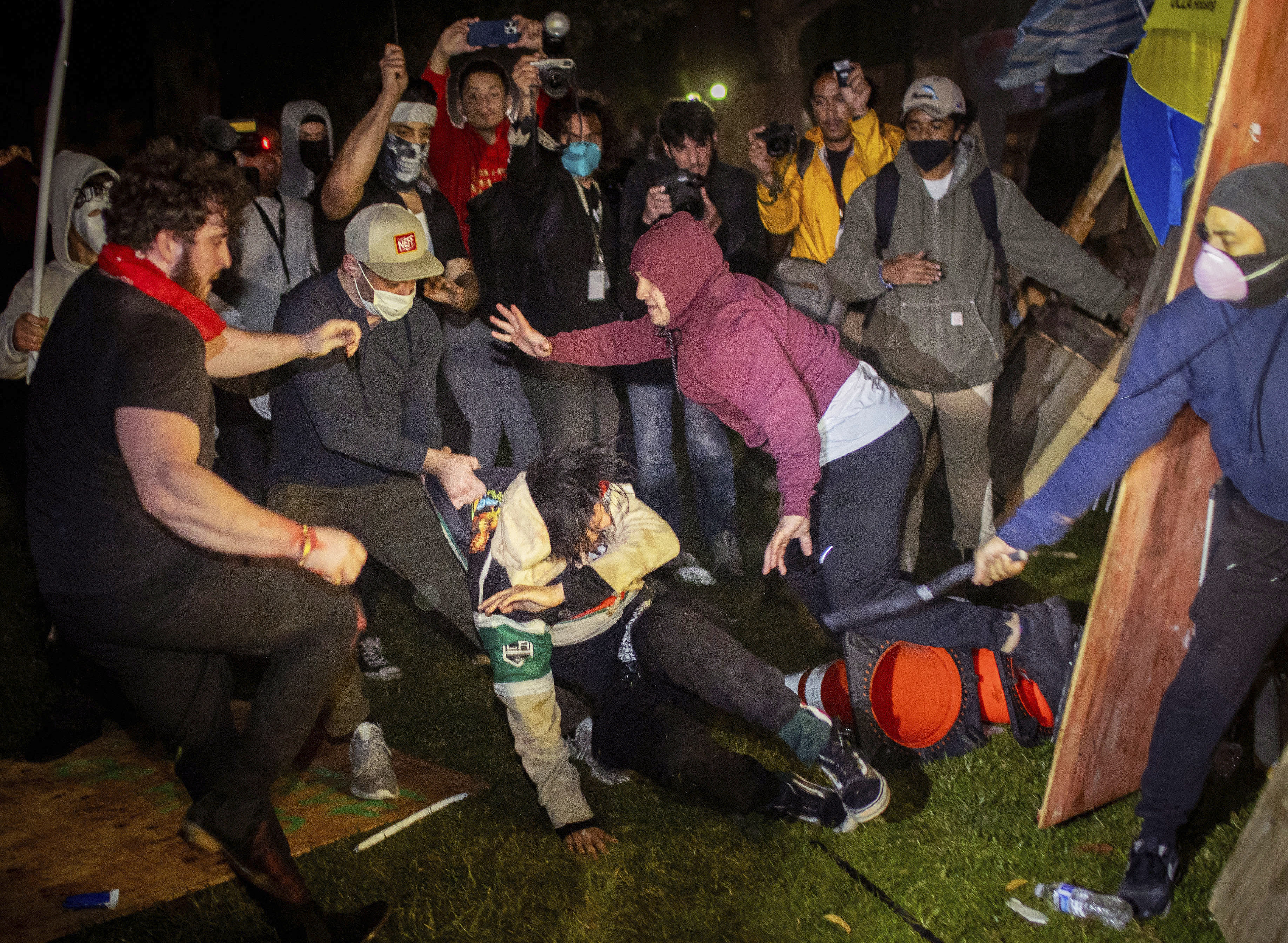 Four UCLA student journalists attacked by pro-Israel counterprotesters on campus