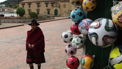 Este es el pueblo de Colombia donde se elaboran balones de fútbol y parece haberse congelado en el tiempo