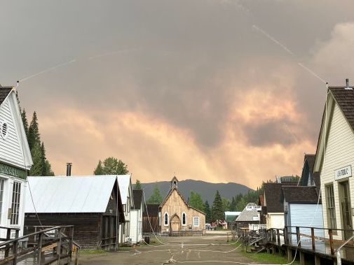 Historic Barkerville site evacuated due to Antler Creek wildfire | Globalnews.ca