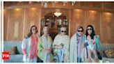 Asha Parekh shares a picture with ‘friends forever’ Waheeda Rehman and Helen from their Srinagar vacation; fans call them 'Vintage Queens' | Hindi Movie News - Times of India