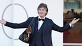 El perro del actor Ronn Moss acapara los flashes en la alfombra roja del Festival de Venecia