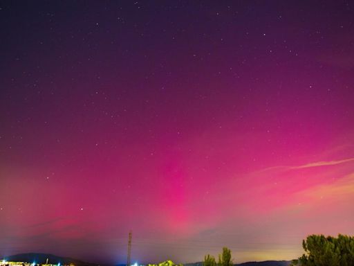 El "cazador de cometas" captura la aurora boreal en el cielo de Vallés