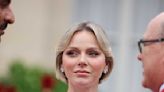 Charlène de Monaco : elle opte pour un jean blanc, polo rouge et baskets Louis Vuitton pour soutenir l’Afrique du Sud aux JO