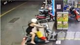 2歲童站踏板「下車手一滑」誤催油門！母子倆連人帶車撞超商