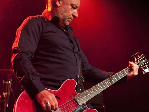 Peter Hook toca o melhor de Joy Division e New Order em SP