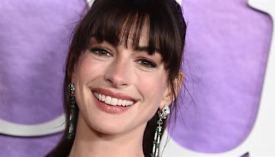 Anne Hathaway habló como nunca antes de su relación con el alcohol: “Era un combustible para revolcarme”