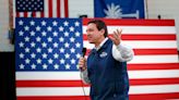 Ron DeSantis aprobó un presupuesto millonario con recortes y aumentos salariales en Florida