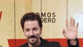 Dan a Diego Luna condolencias tras la muerte de su padre, Alejandro