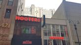 La cadena Hooters cierra decenas de restaurantes en Estados Unidos por bajo rendimiento