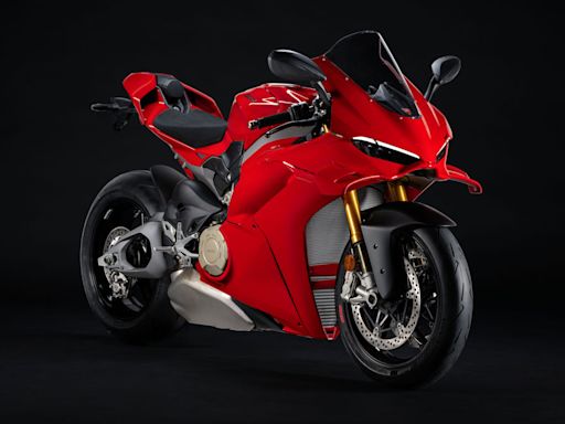 The New Ducati Panigale V4 S Superbike Is a Polarizing Powerhouse