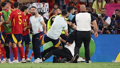 Alvaro Morata dealt freak injury blow after security guard clatters into Spain captain