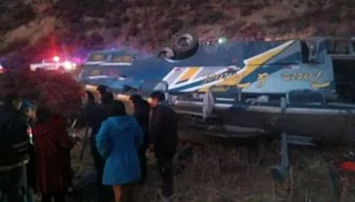 Caída de ómnibus a un abismo deja ocho muertos y nueve heridos en la carretera La Oroya-Tarma