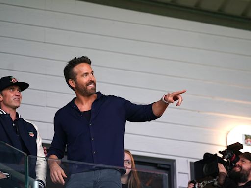 Ryan Reynolds sends gift to Dolly Parton to celebrate Welsh ancestry