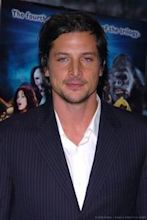 Simon Rex