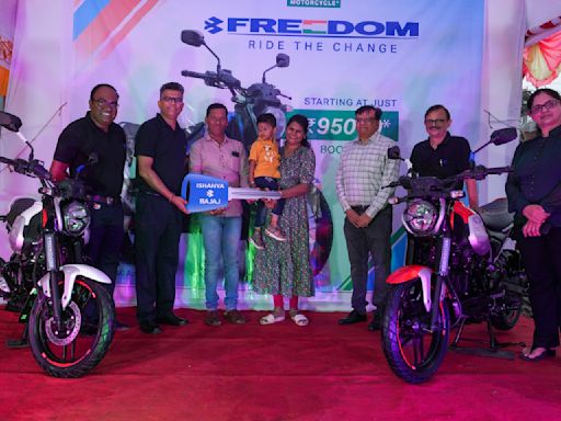 Bajaj Freedom 125 Deliveries Begin; First CNG Motorcycle Delivered In Pune