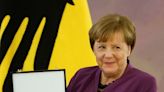 Merkel é condecorada alta honraria alemã em meio a reflexão sobre mandato