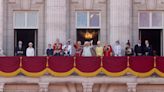 Buckingham Palace opens room with famous balcony to visitors