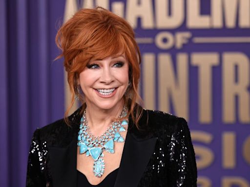 Reba McEntire Shares Photos From "Amazing" Family Vacation