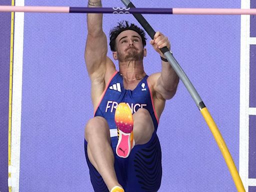 Viral French pole vaulter Anthony Ammirati allegedly gets racy job offer from porn site