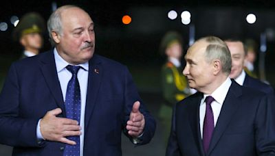 Putin llega a la vecina Bielorrusia para una visita de dos días a un aliado clave