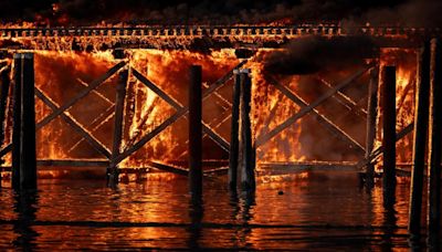 Large fire breaks out near Oak Street Bridge in Richmond, B.C.