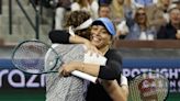 Tsitsipas y Badosa disputarán el doble mixto en Roland Garros