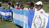 Ambientalistas centroamericanos protestan contra mina Cerro Blanco con marcha acuática