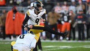 Steelers kicker Chris Boswell gets married