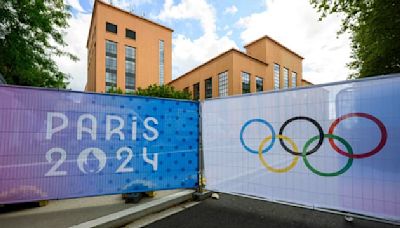 JO 2024: la soeur d'une lutteuse tente d'entrer au village olympique avec son accréditation... et finit au poste de police