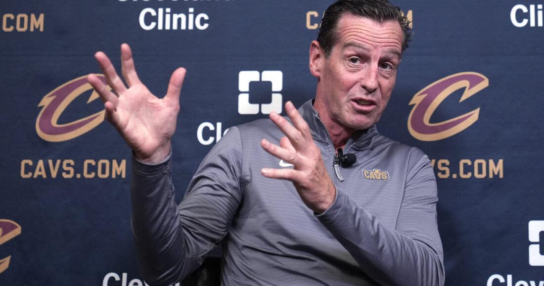 Taking second swing as NBA coach, ex-Spider Kenny Atkinson learned from first