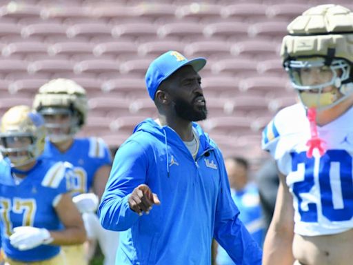 To put bloom back on UCLA football, new coach DeShaun Foster and staff rip up Chip Kelly's blueprint
