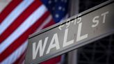 Wall St ends slightly lower with Big Tech earnings on deck