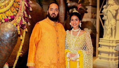 Anant Ambani, Radhika Merchant Brighten Up The Haldi Ceremony In Abu Jani Sandeep Khosla and Anamika Khanna Styles - News18