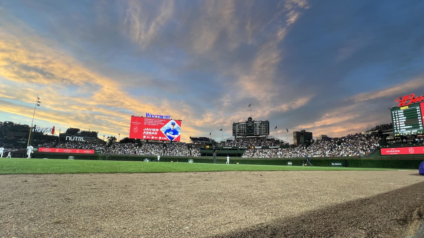 Chicago Cubs Honor Willie Mays With Touching Tribute