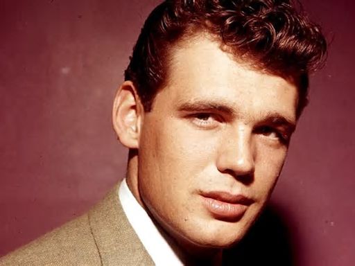 Duane Eddy, legendary 'twangy' guitarist famous for Peter Gunn theme and Rebel Rouser, dies at 86