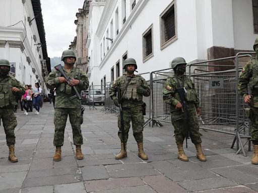 El Ejército de Ecuador anuncia la detención de 18 militares por la muerte de una subteniente en un cuartel