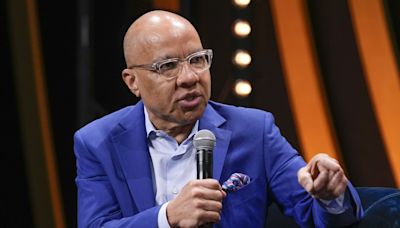 Darren Walker, president of Ford Foundation, will step down by the end of 2025