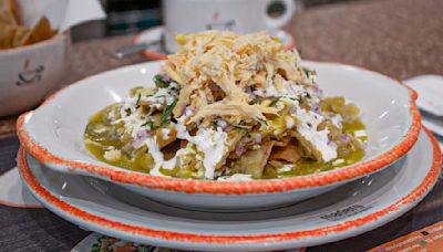 Este restaurante de CDMX encantó con sus chilaquiles de ¡un peso!; ¿en dónde?