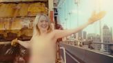 SNL Music Video: Naked Emma Stone Leaves It All Flappin’ in the Breeze