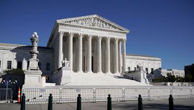 Supreme Court wipes out anticorruption law that bars officials from taking gifts for past favors
