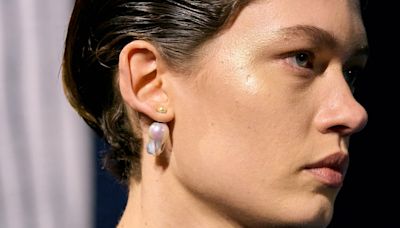 At Dior Haute Couture, Beauty Goes For Gold