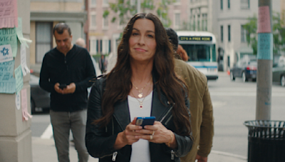 UScellular and Alanis Morissette Highlight Ironies of Modern-Day Phone Usage | LBBOnline