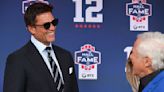 Tom Brady given ring before his Patriots induction by Robert Kraft