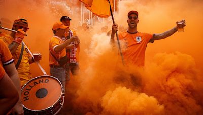 Thousands of Dutch fans squeeze into the streets of Dortmund