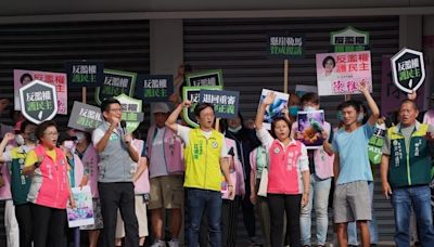 拚政院覆議案反濫權 台中綠營議員街頭宣講