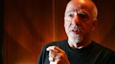 Paulo Coelho publica relato detalhado sobre prisão e tortura na ditadura; leia