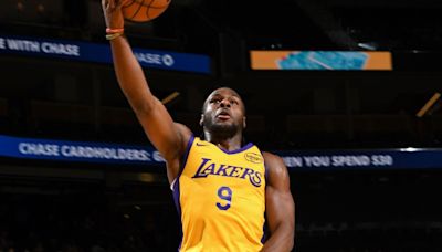 Bronny feels 'atmosphere' in 4-pt. Lakers debut